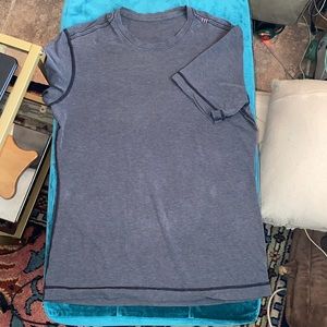 Lululemon men’s gray tee small
